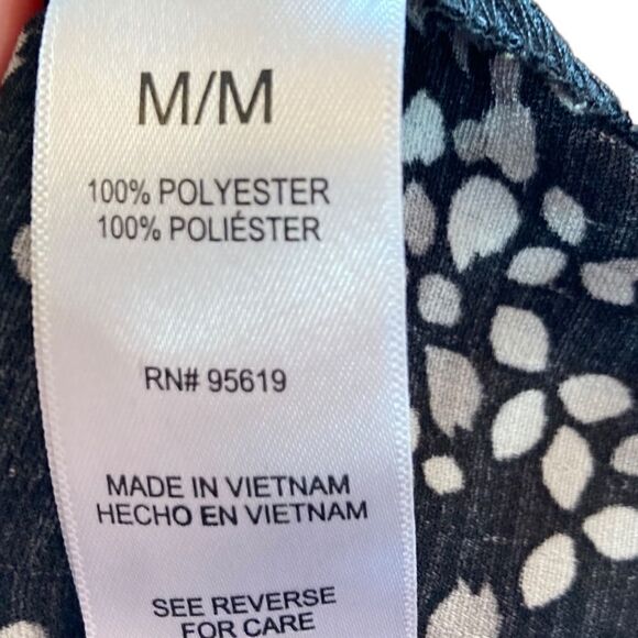 2 Medium Printed Blouses, Size M - Picture 12 of 14